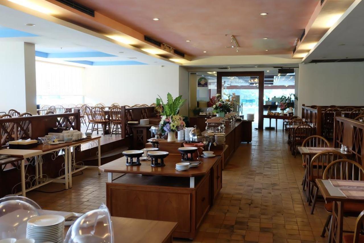 Tarin Hotel Chiang Mai Buitenkant foto