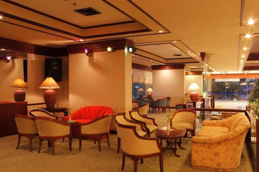 Tarin Hotel Chiang Mai Buitenkant foto