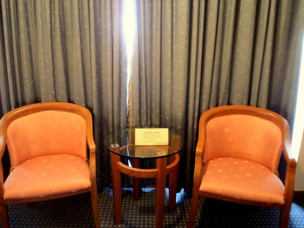 Tarin Hotel Chiang Mai Buitenkant foto