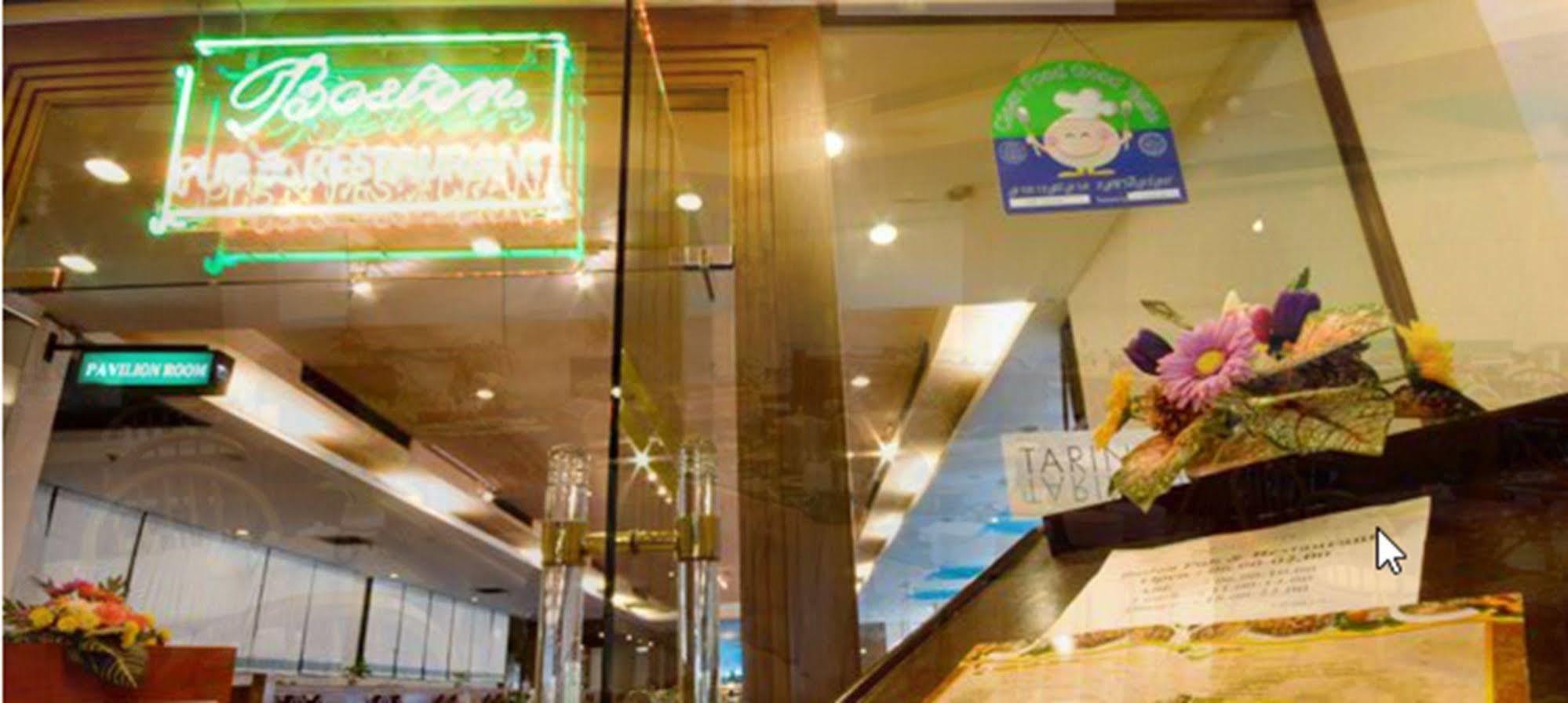 Tarin Hotel Chiang Mai Buitenkant foto